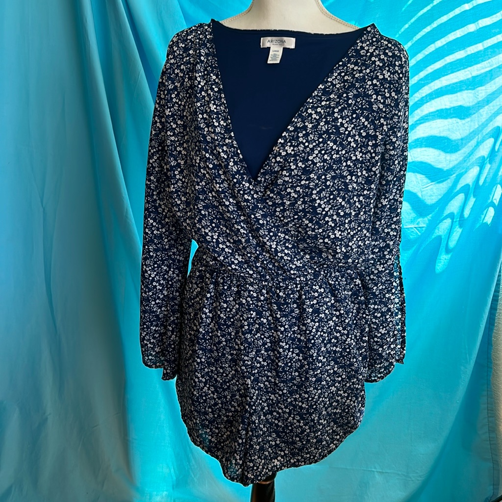 Buy2items Get1free3/$15items For$30. Blue & White Long Sleeve Short Romper